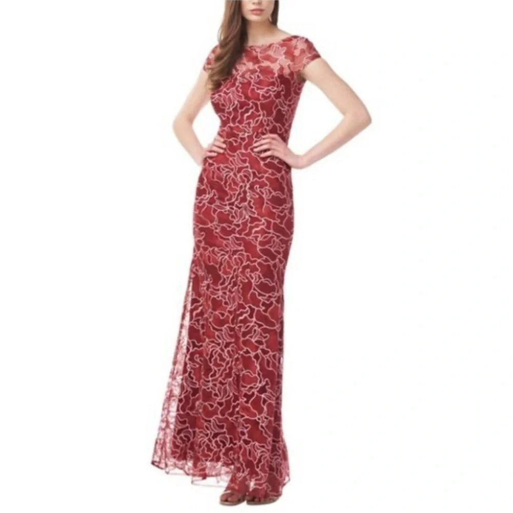 JS COLLECTION Illusion Boat Neck Short Sleeve Embroidered Lace Gown in Scarlet - Picture 3 of 5